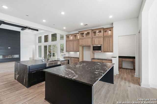 Image 21 of 47 For 27914 Arrowsmith