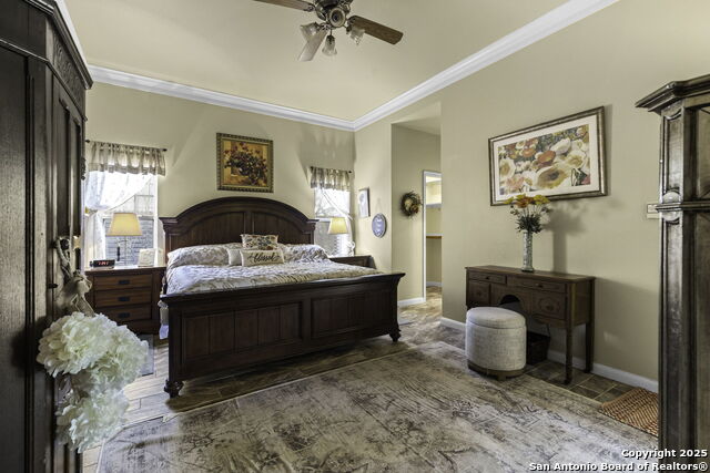 Listing photo id 14 for 306 Oak Knoll