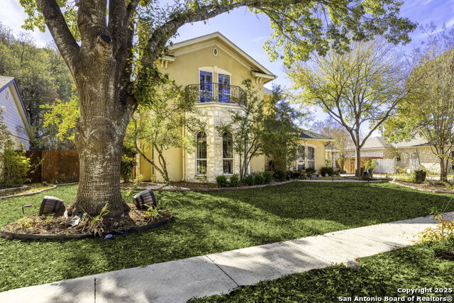 Listing photo id 1 for 306 Oak Knoll