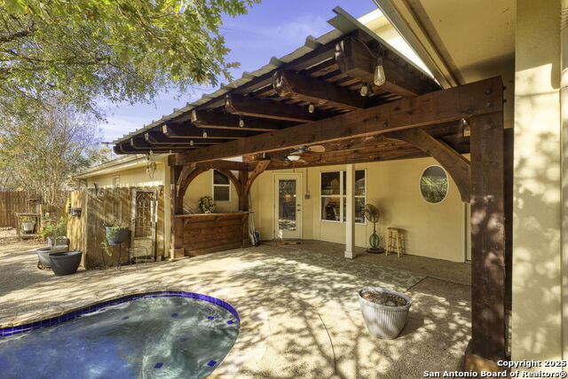 Listing photo id 30 for 306 Oak Knoll