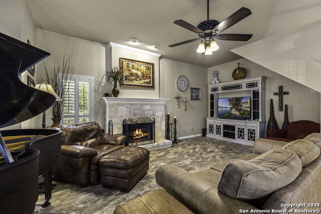 Listing photo id 6 for 306 Oak Knoll