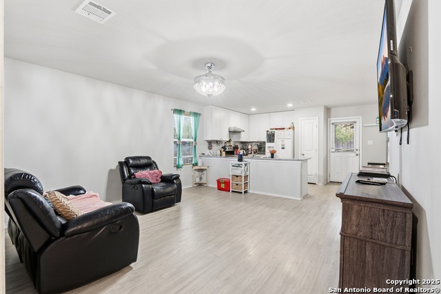 Image 13 of 34 For 5643 Vista Pont