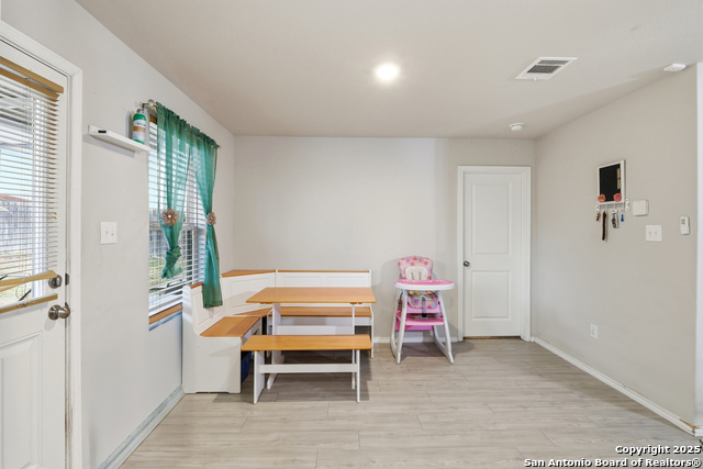 Image 22 of 34 For 5643 Vista Pont