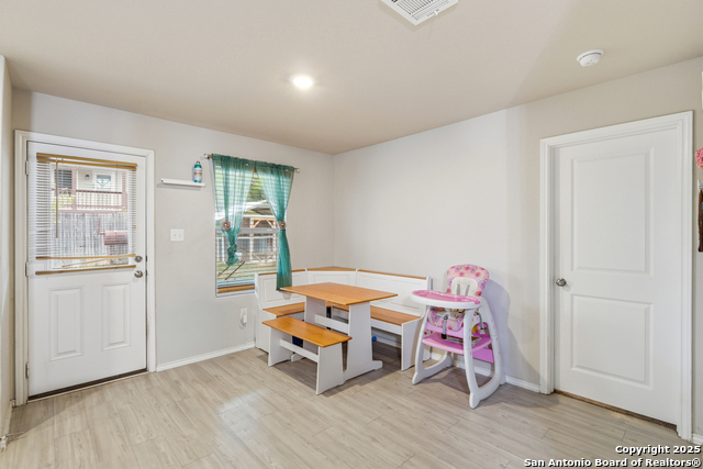 Image 23 of 34 For 5643 Vista Pont