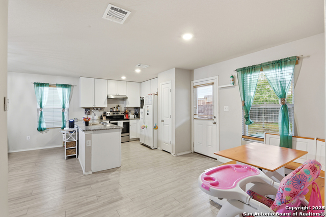 Image 24 of 34 For 5643 Vista Pont