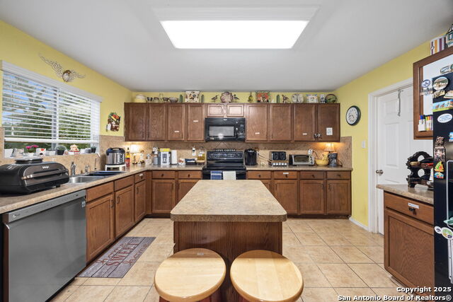 Image 8 of 25 For 12010 Dove