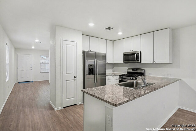 Image 4 of 26 For 10402 Varmus