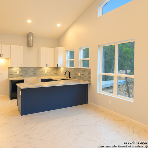 Image 12 of 17 For 2292 Waterfront Park