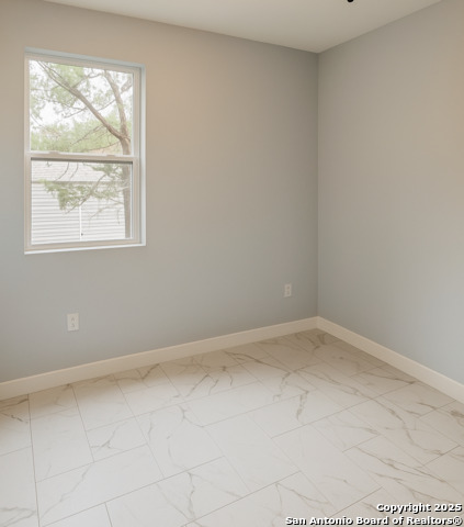 Image 9 of 17 For 2292 Waterfront Park