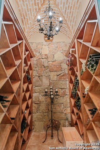 Image 23 of 50 For 325 Whitestone