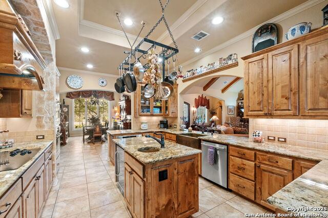 Image 28 of 50 For 325 Whitestone