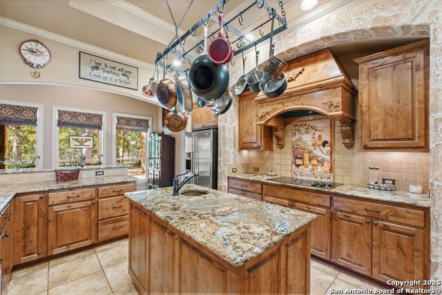 Image 29 of 50 For 325 Whitestone