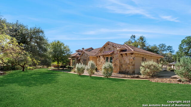 Image 3 of 50 For 325 Whitestone