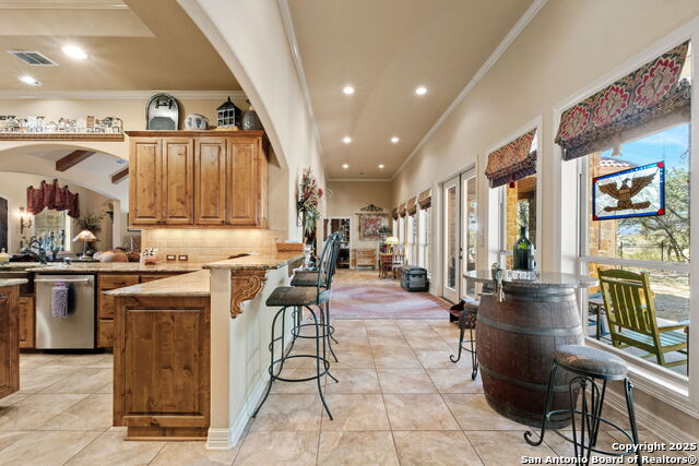 Image 32 of 50 For 325 Whitestone