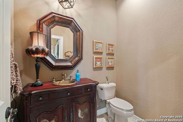 Image 33 of 50 For 325 Whitestone