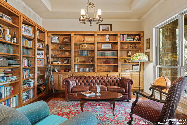 Image 35 of 50 For 325 Whitestone