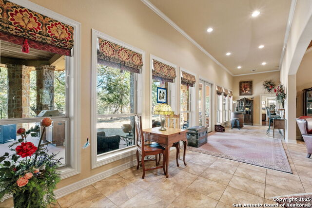 Image 37 of 50 For 325 Whitestone