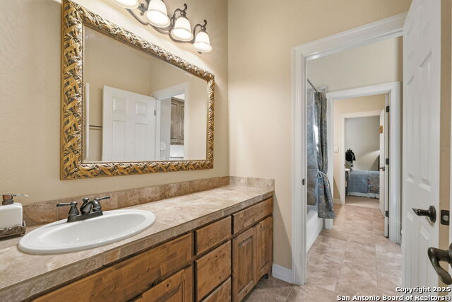 Image 9 of 50 For 325 Whitestone