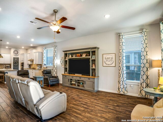 Image 13 of 27 For 10546 Far Reaches Lane