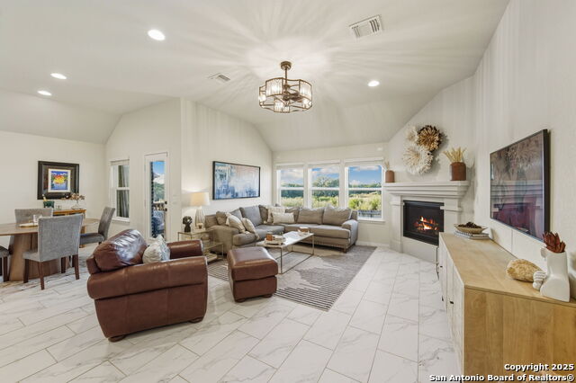 Listing photo id 3 for 2210 Steerhead Trail