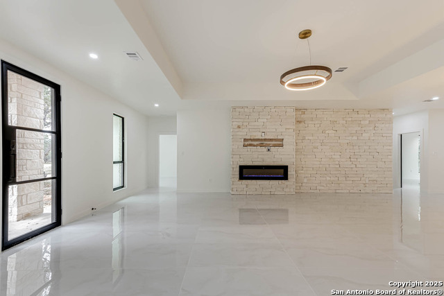 Image 11 of 50 For 864 Paddy Rd