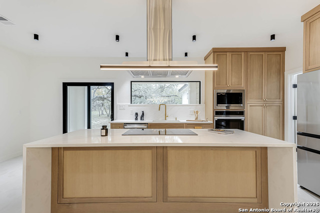 Image 18 of 50 For 864 Paddy Rd