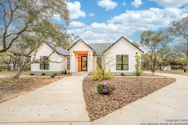 Image 2 of 50 For 864 Paddy Rd