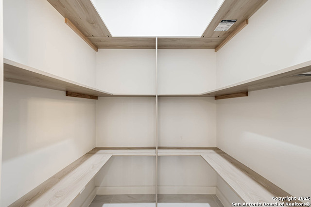 Image 20 of 50 For 864 Paddy Rd