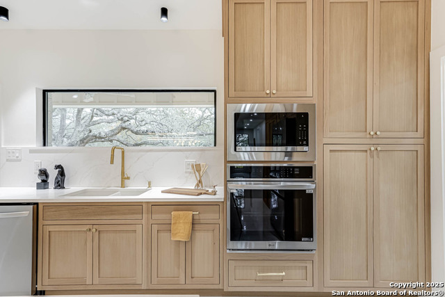 Image 25 of 50 For 864 Paddy Rd