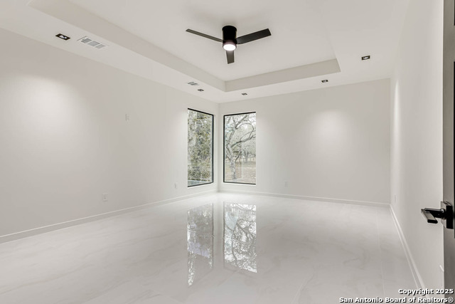 Image 27 of 50 For 864 Paddy Rd