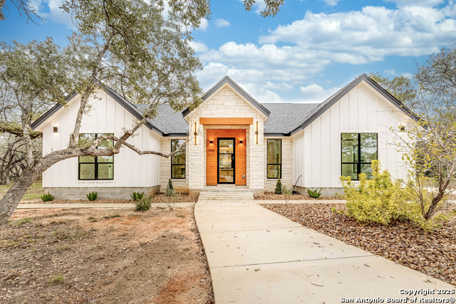 Image 3 of 50 For 864 Paddy Rd