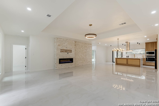 Image 5 of 50 For 864 Paddy Rd