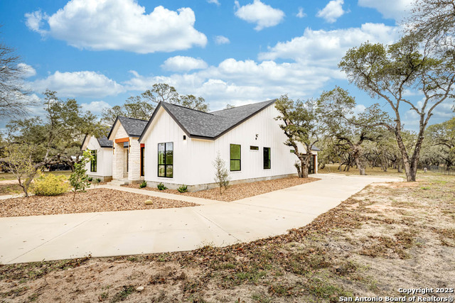 Image 7 of 50 For 864 Paddy Rd