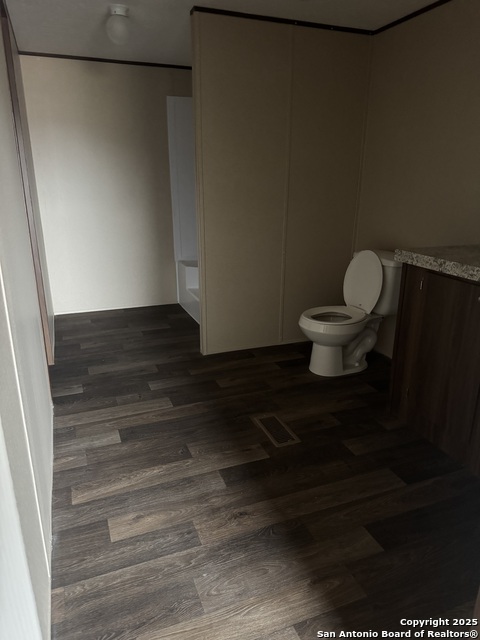 Image 8 of 15 For 492 Private Road 1511