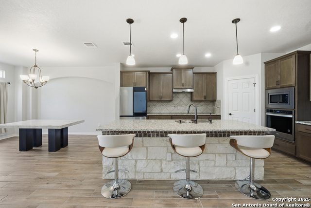 Image 11 of 28 For 15210 Comanche Gard