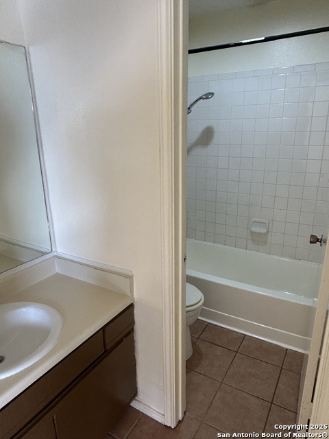 Image 7 of 9 For 7229 Coral Springs