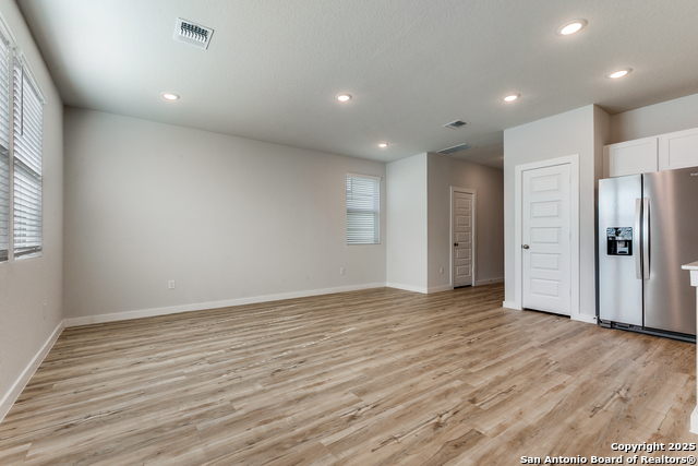 Image 10 of 25 For 14506 Emerio