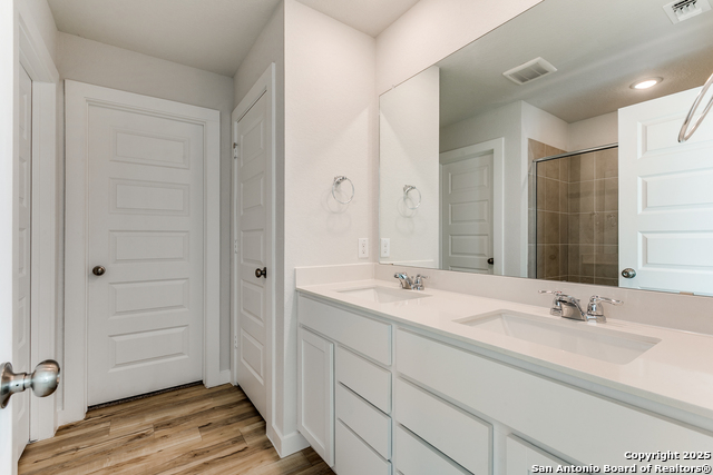 Image 15 of 25 For 14506 Emerio