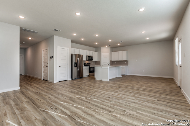 Image 6 of 25 For 14506 Emerio