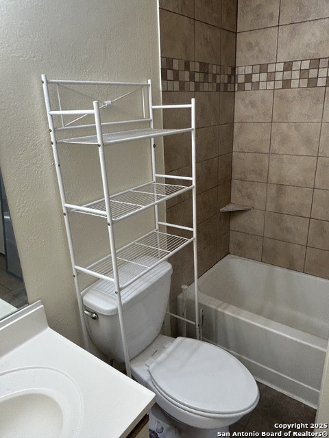 Image 8 of 9 For 7231 Coral Springs