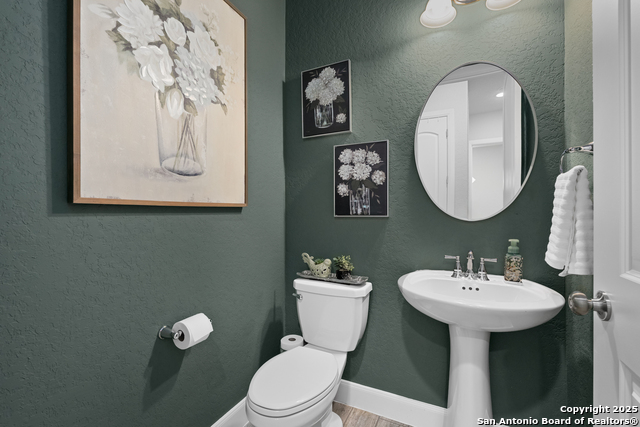 Image 17 of 26 For 604 Academy Oaks