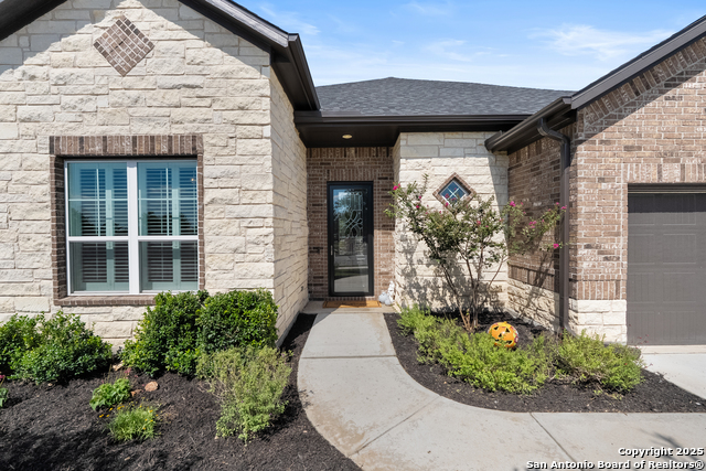 Image 2 of 26 For 604 Academy Oaks