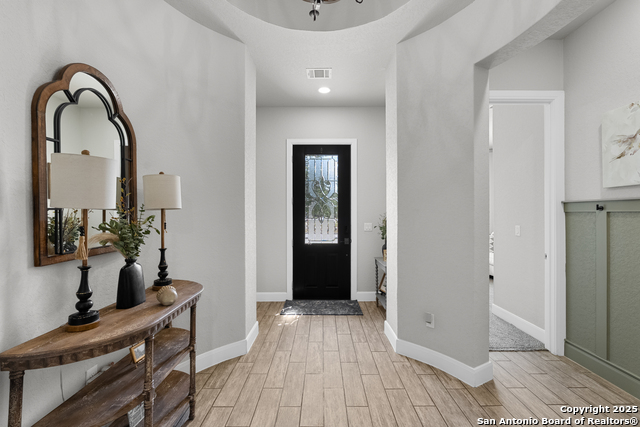 Image 4 of 26 For 604 Academy Oaks