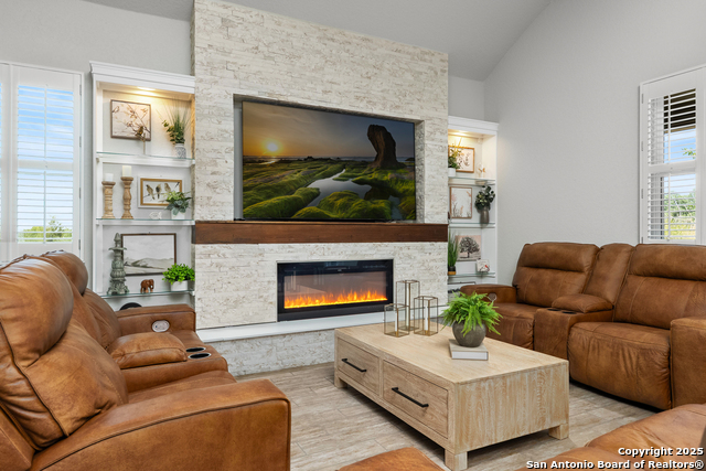 Image 5 of 26 For 604 Academy Oaks