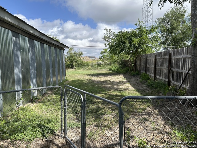 Image 11 of 11 For 1484 Klein Rd W