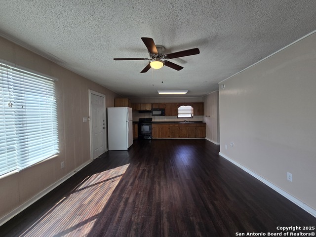 Image 3 of 11 For 1484 Klein Rd W