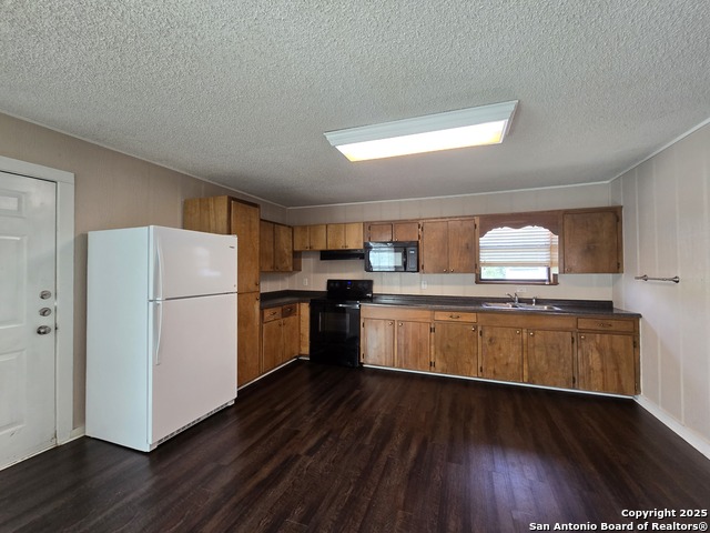 Image 4 of 11 For 1484 Klein Rd W