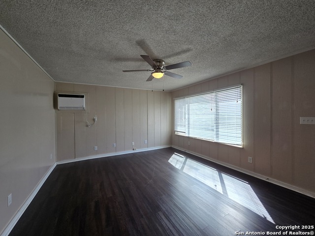 Image 6 of 11 For 1484 Klein Rd W