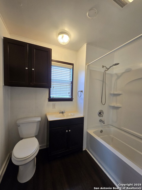 Image 8 of 11 For 1484 Klein Rd W