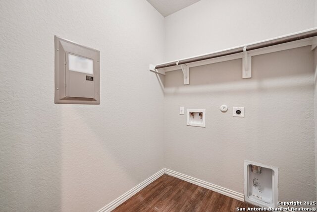 Image 15 of 40 For 15039 Stagehand Dr